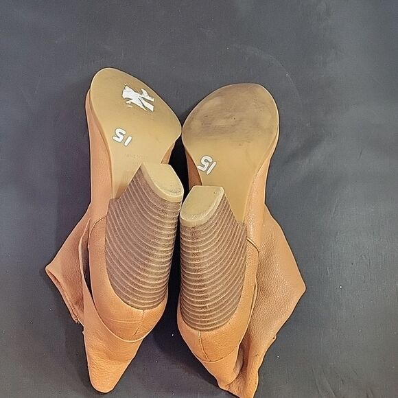 NINE WEST WOMEN"S POINTED TOE BLOCK HEEL SIDE ZIPPER CLOSURE ANKLE BOOT - Picture 12 of 13